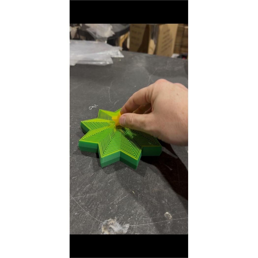XL Christmas Tree Collapsing Star